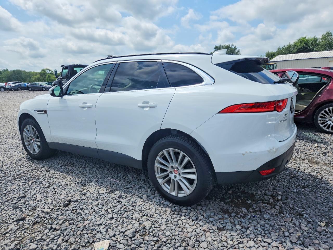 2019 Jaguar F-Pace Prestige - Image 2