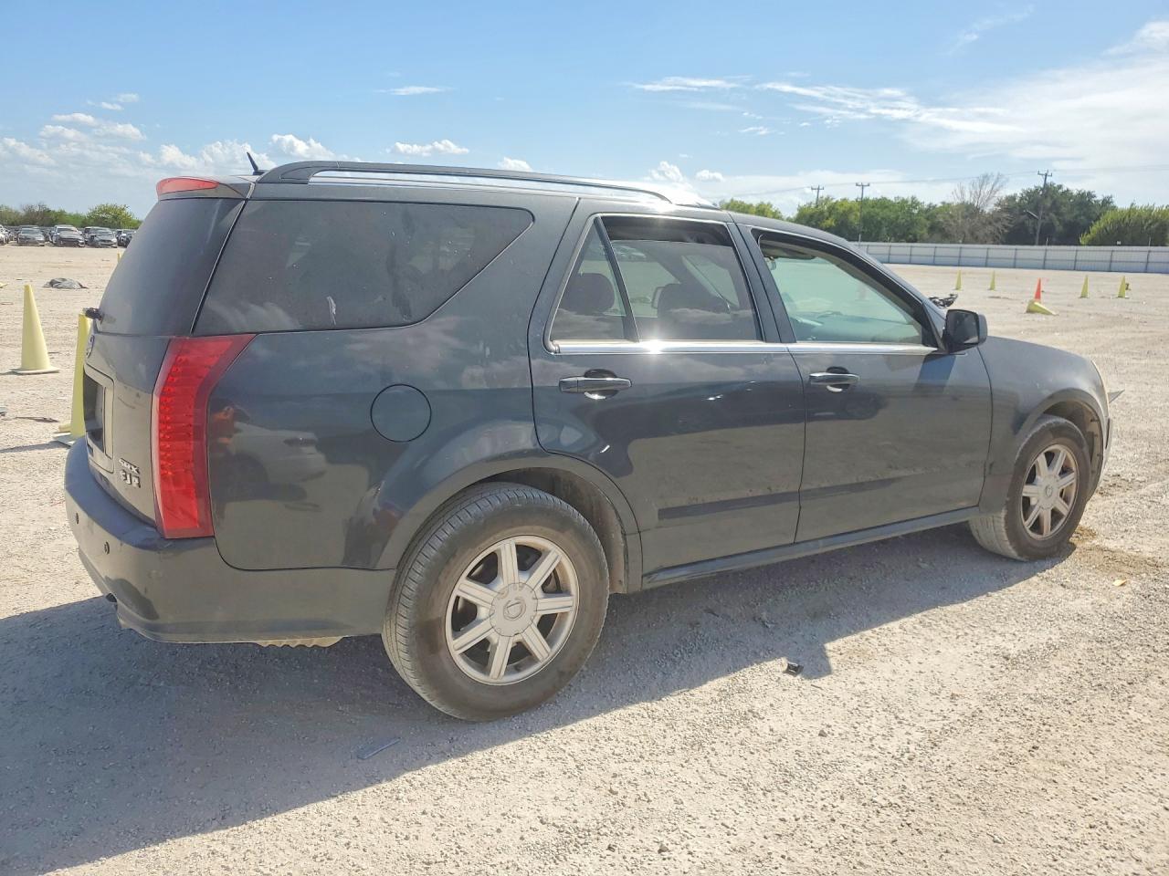2005 Cadillac Srx - Image 3