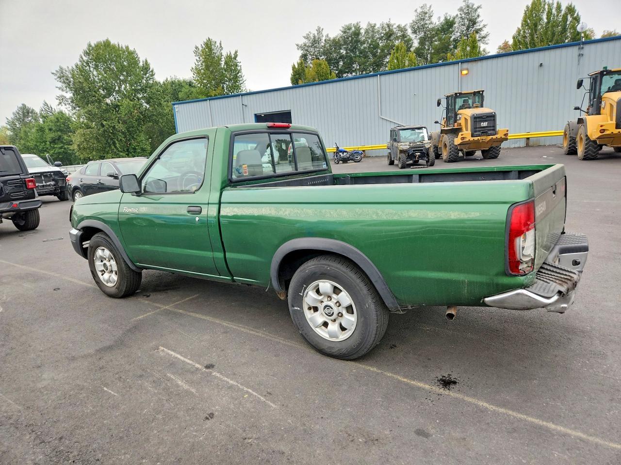 1998 Nissan Frontier Base - Фото 2