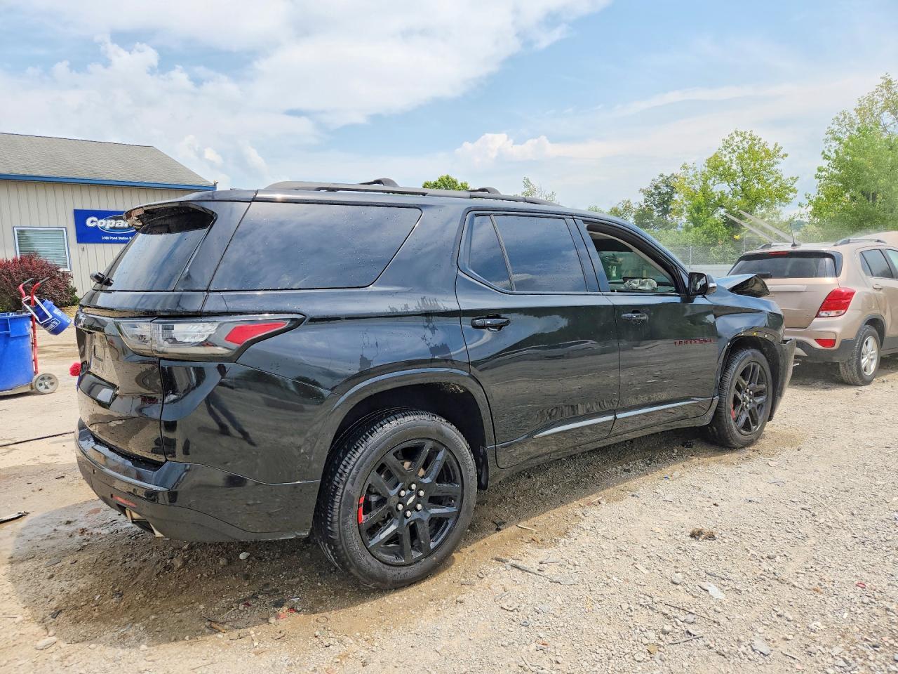 2020 Chevrolet Traverse Premier - Фото 3