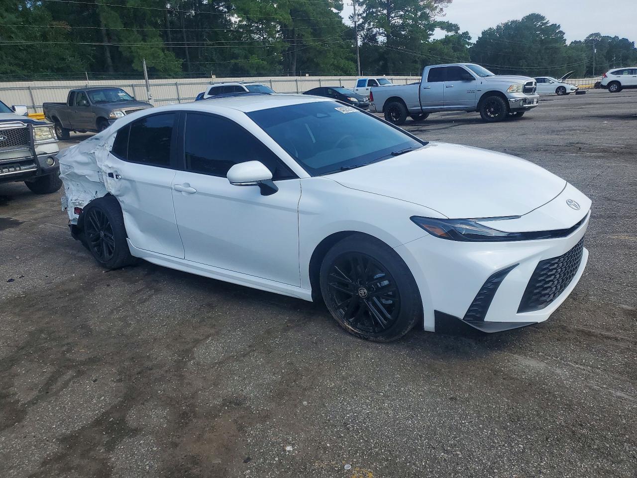 2026 Toyota Camry Se - Image 4