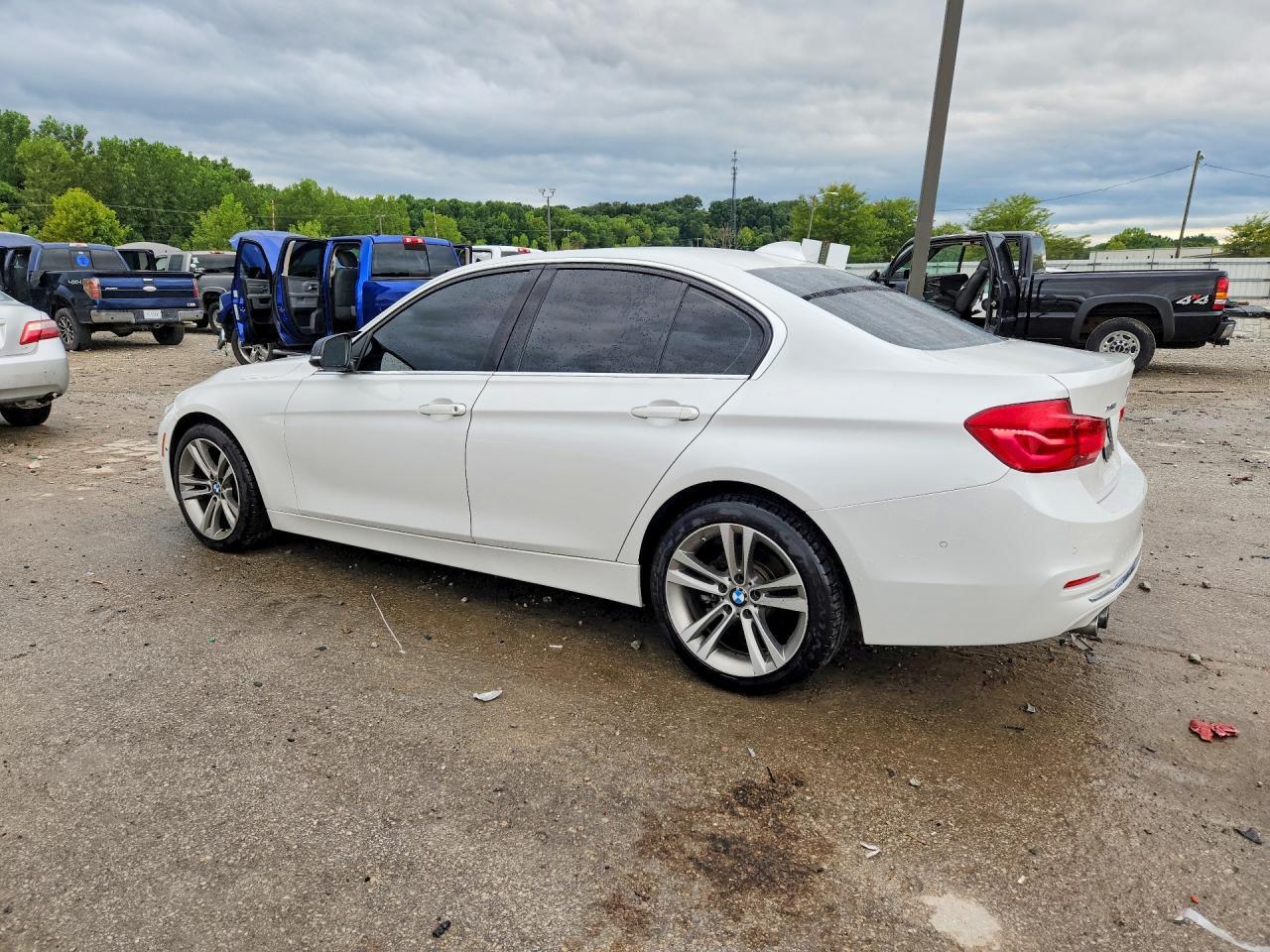 2018 BMW 330 Xi - Фото 2
