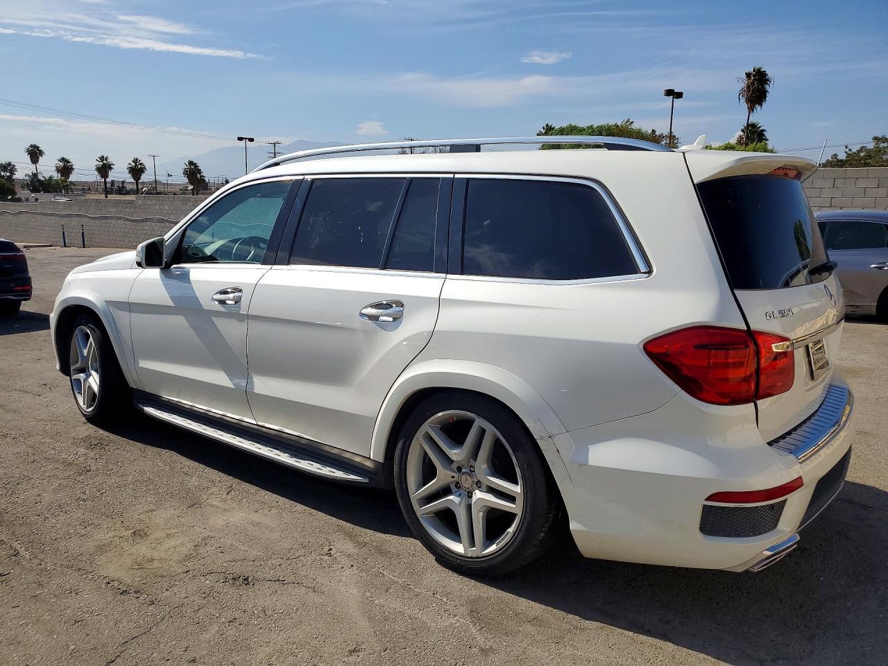 2015 Mercedes-Benz Gl 550 4Matic - Фото 2