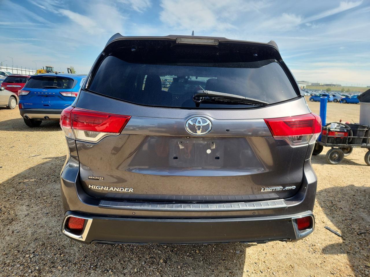 2018 Toyota Highlander Limited - Image 6