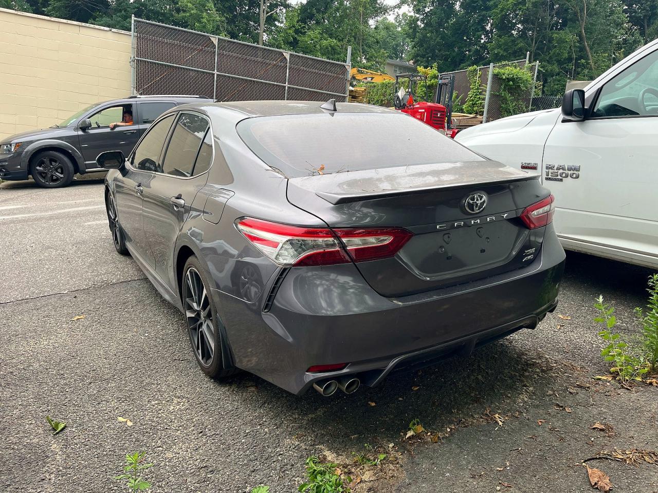 2020 Toyota Camry Xse - Фото 3