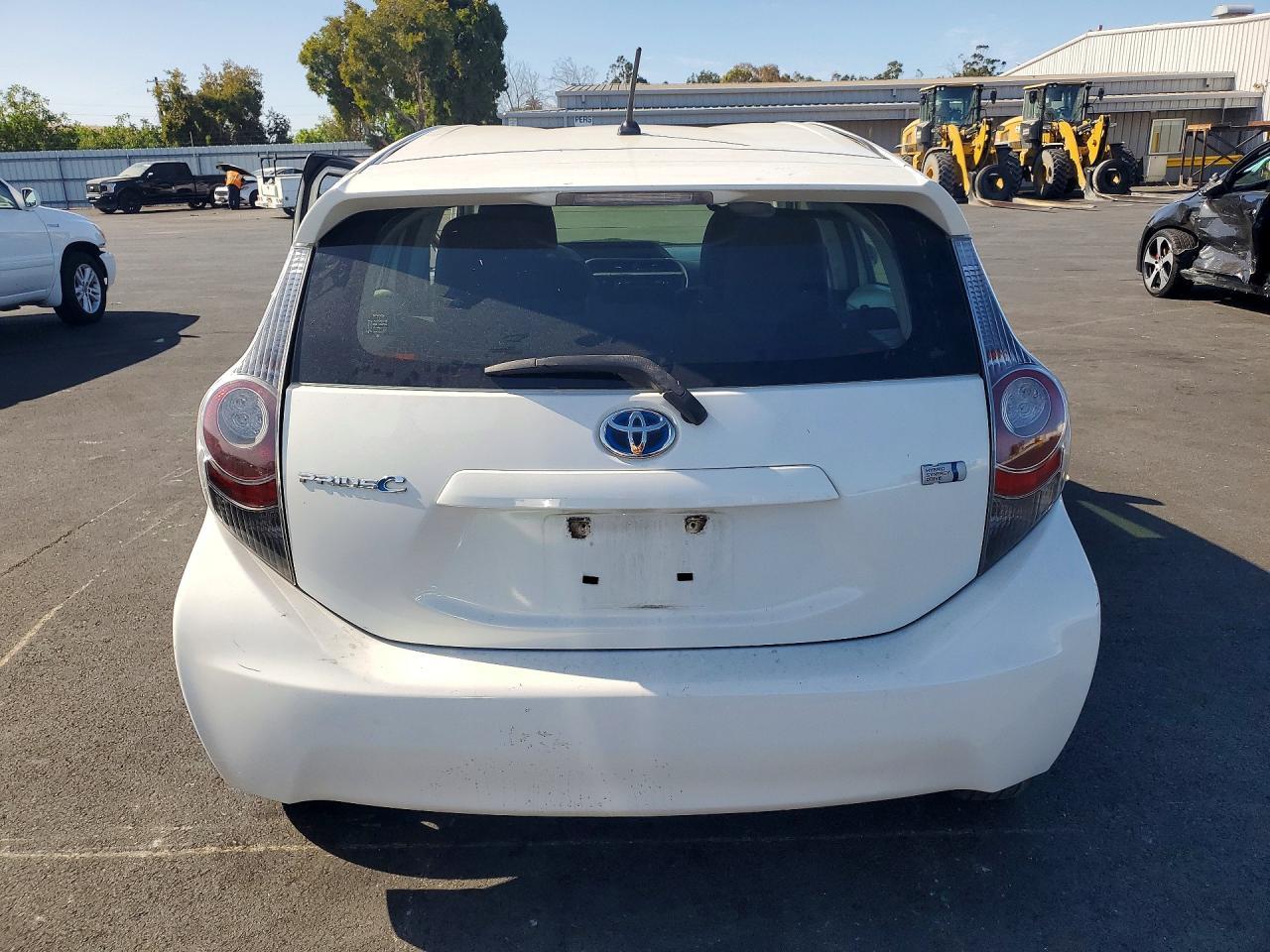 2013 Toyota Prius C Two - Фото 6