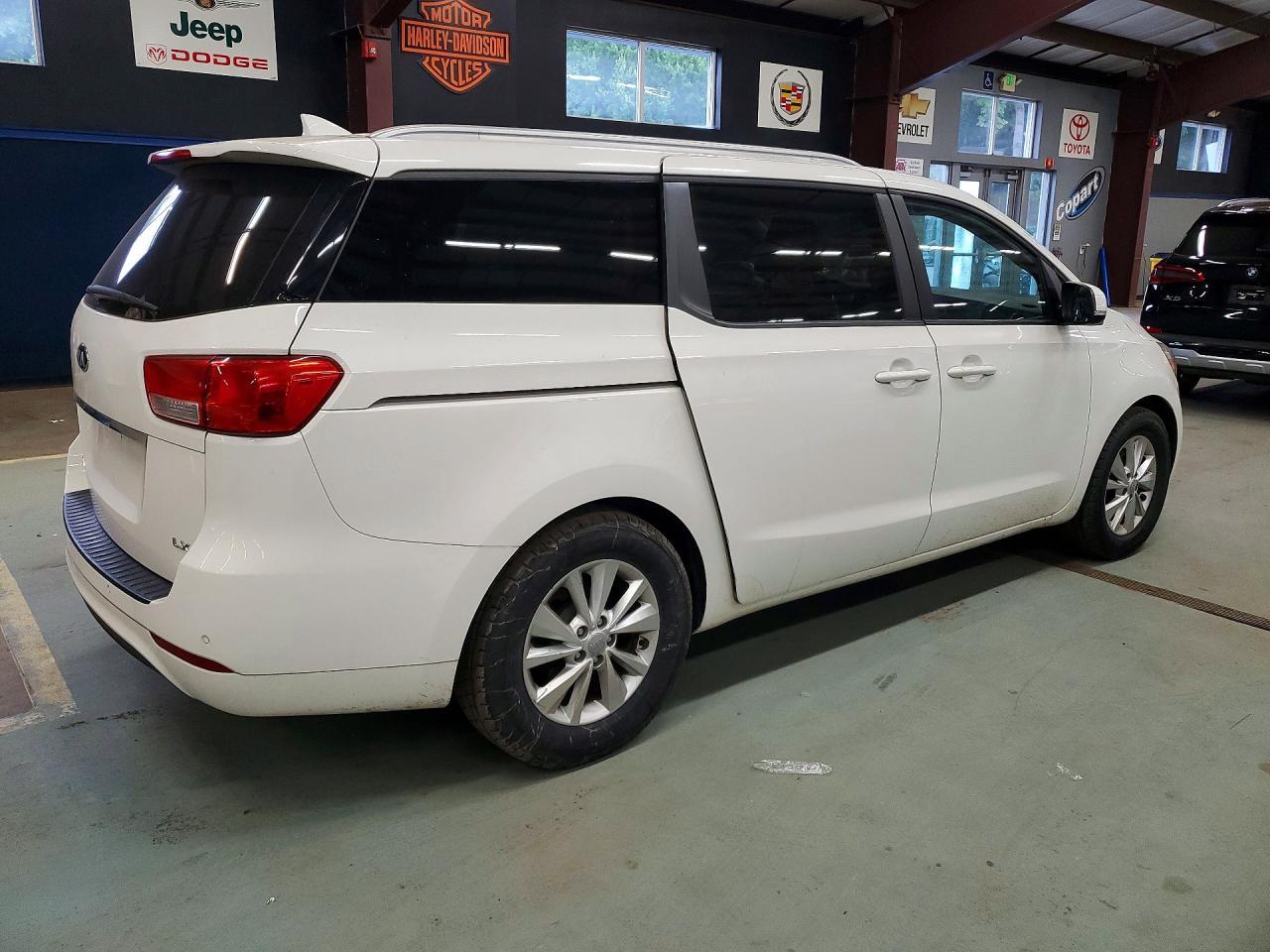 2016 Kia Sedona Lx - Фото 3