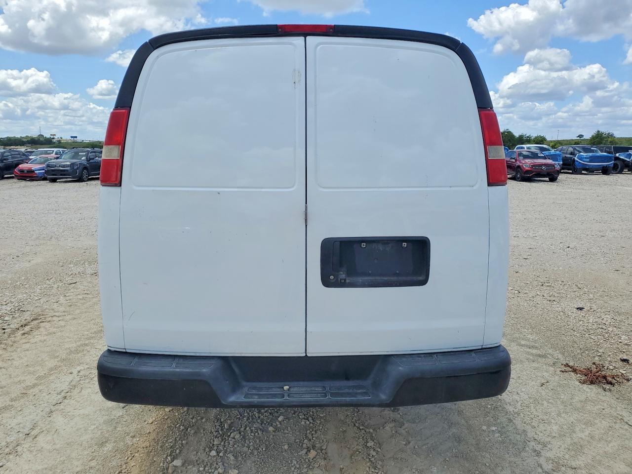 2017 Chevrolet Express Ext - Фото 6