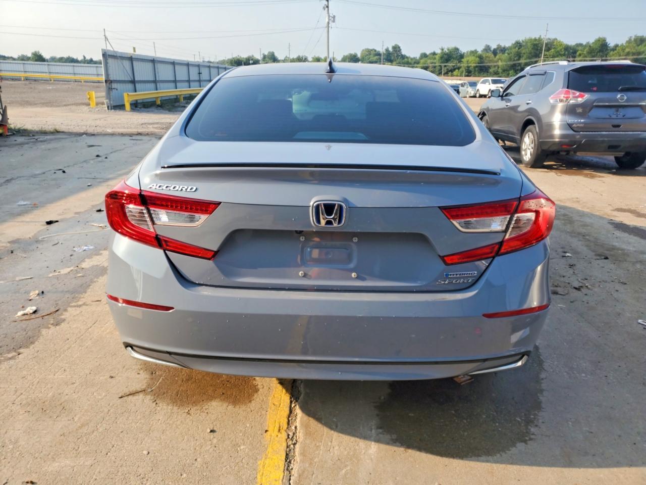 2022 Honda Accord Hybrid Sport - Image 6