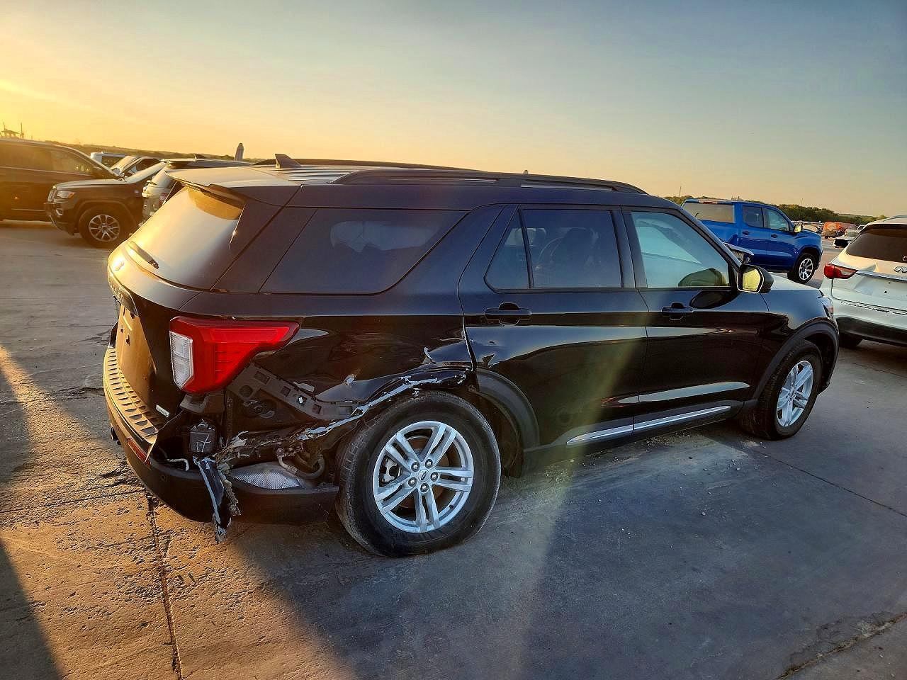 2020 Ford Explorer Xlt - Фото 3