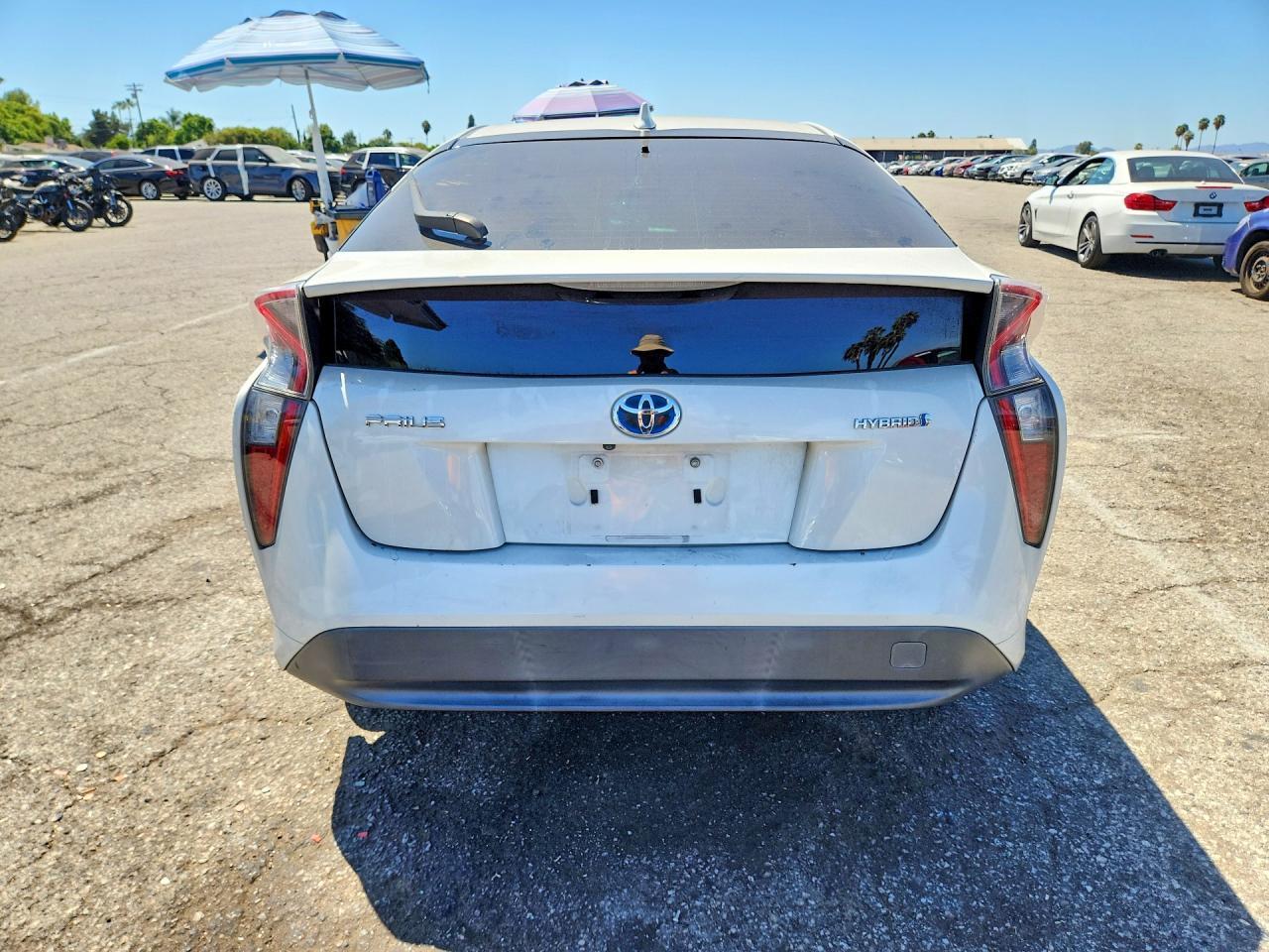 2016 Toyota Prius Two - Image 6