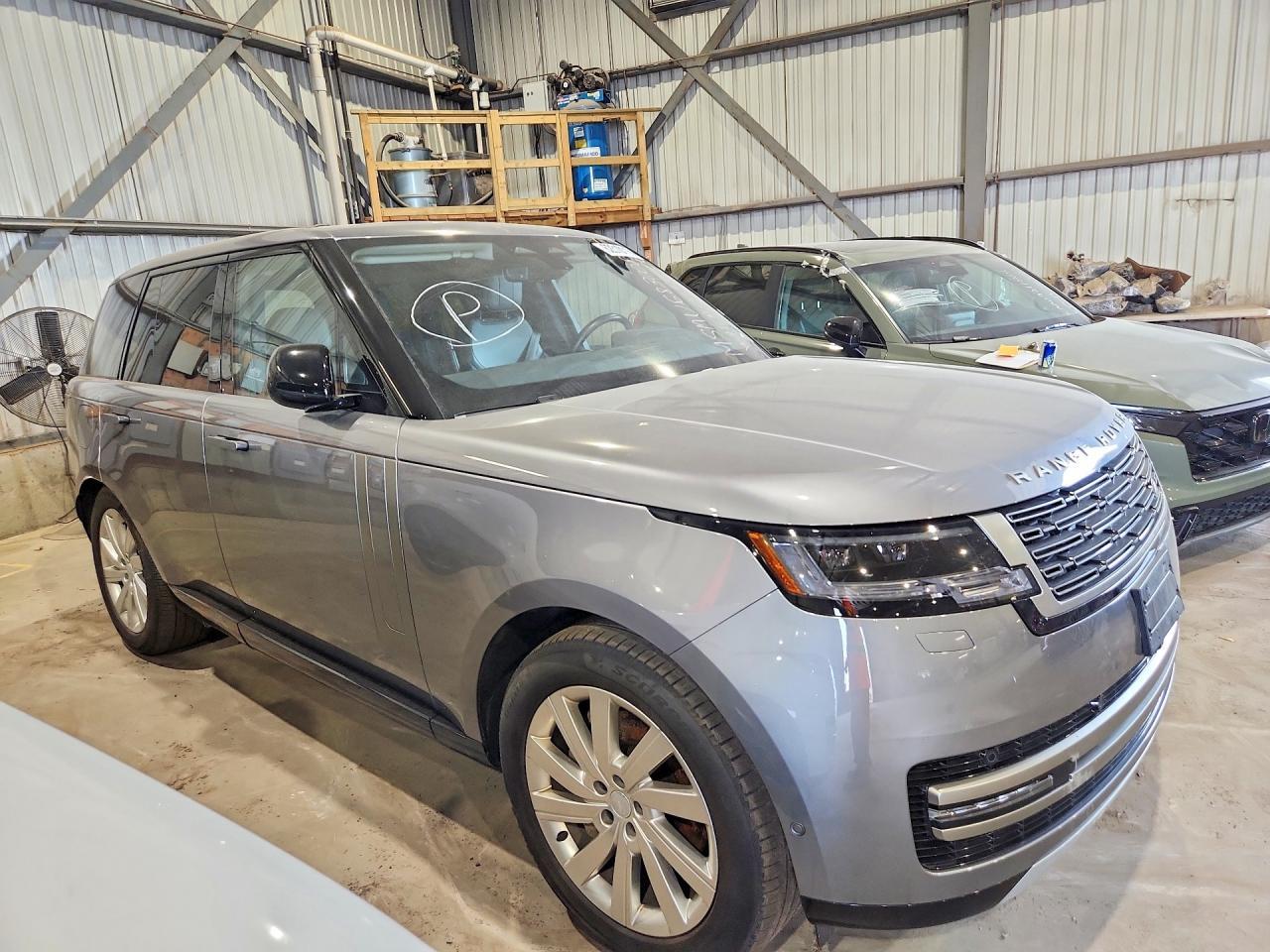 2025 Land Rover Range Rover Se - Image 7