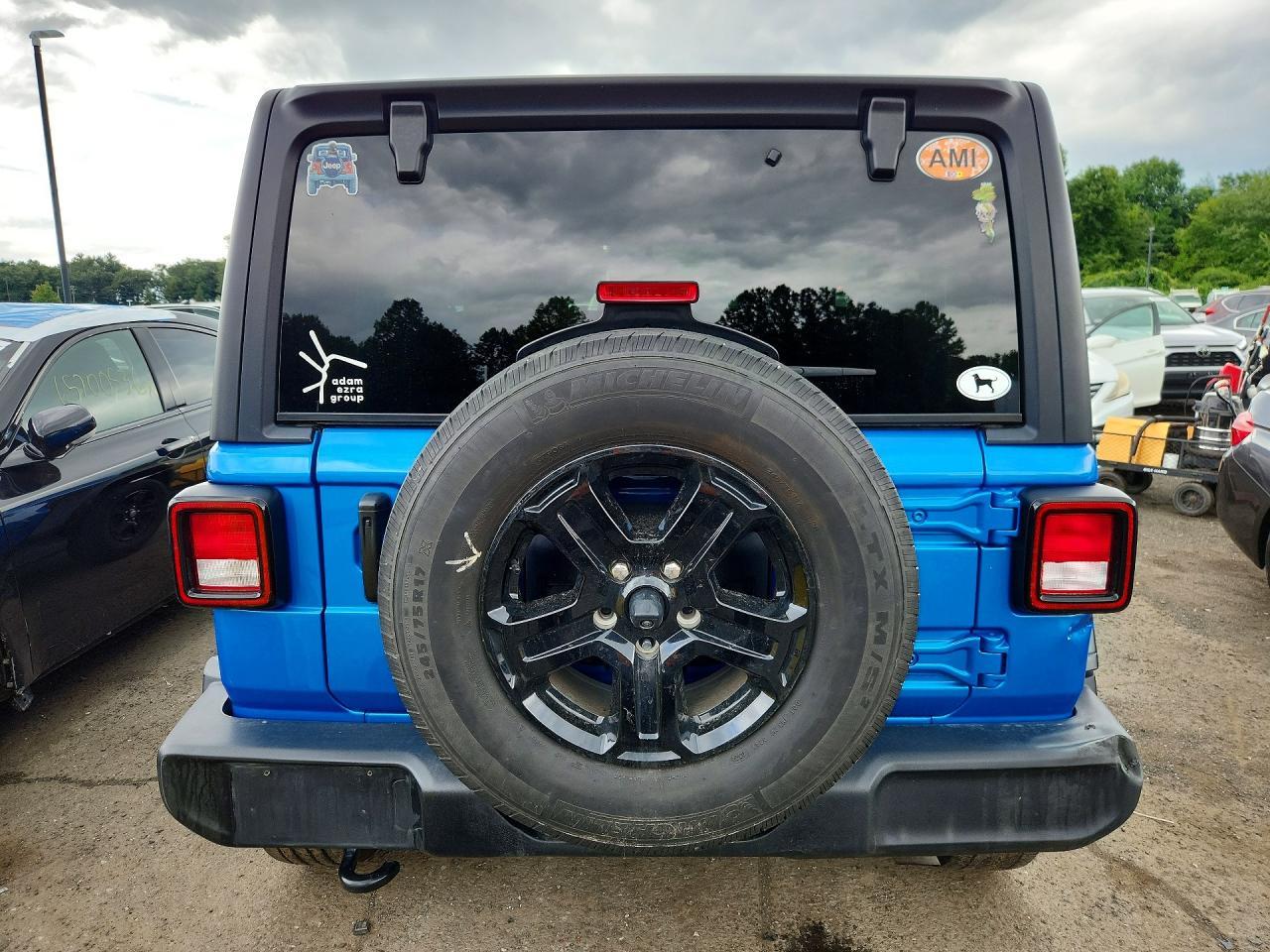 2022 Jeep Wrangler Sport - Фото 6
