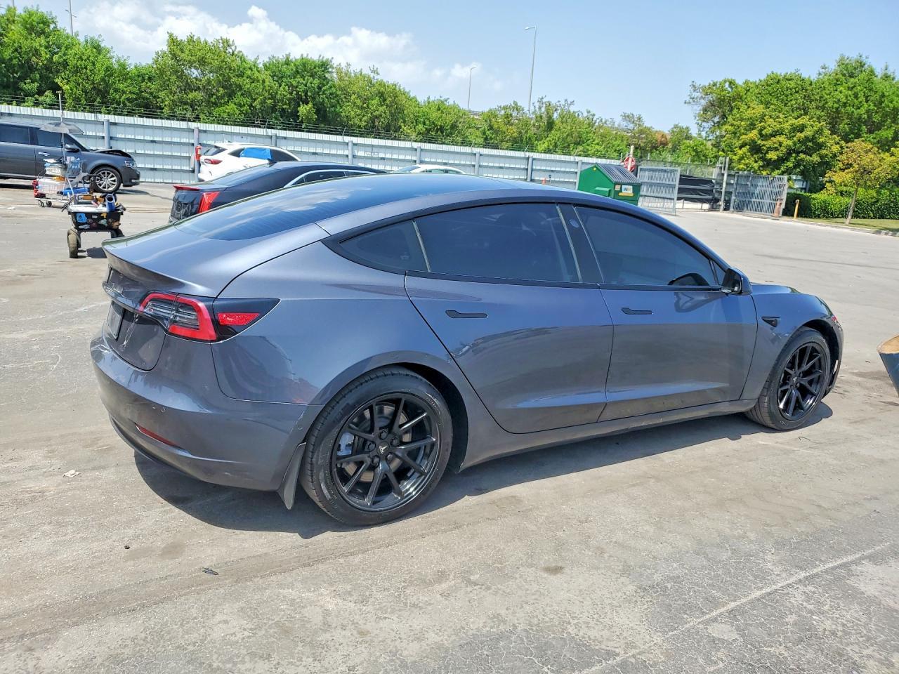 2021 Tesla Model 3 - Image 3