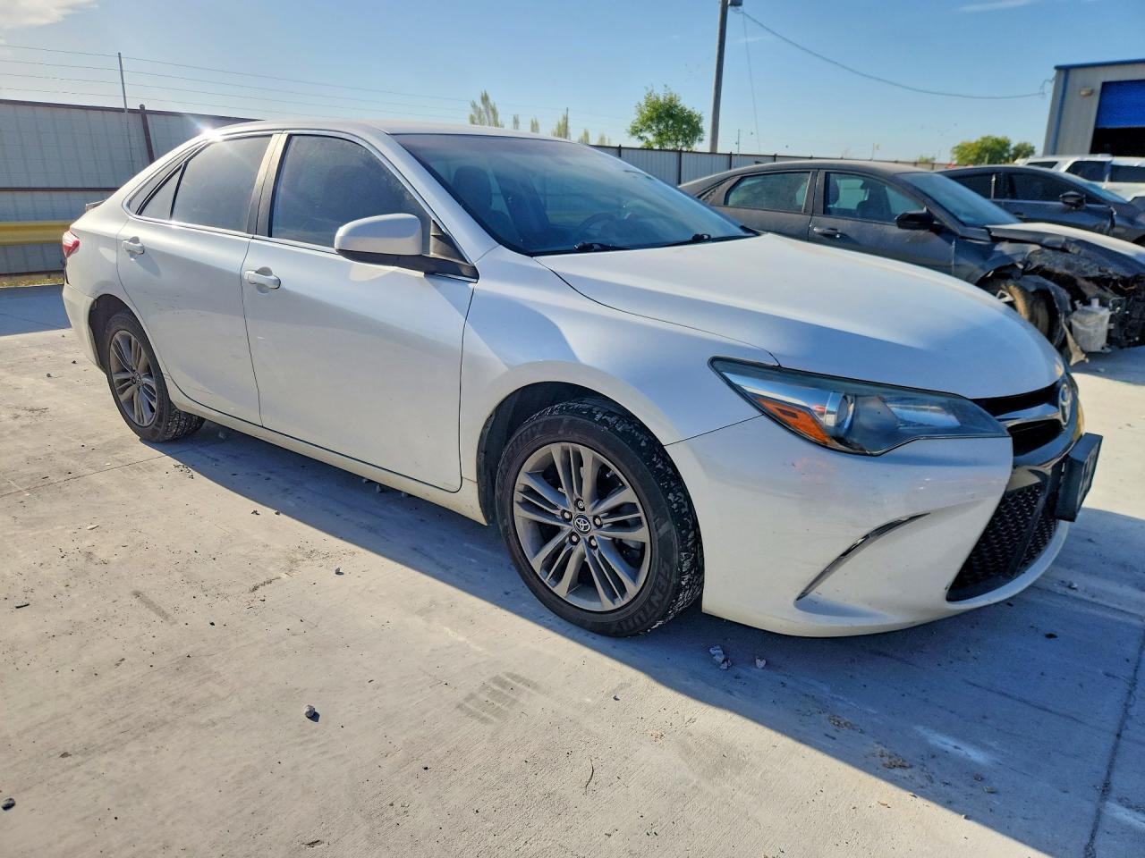 2017 Toyota Camry Se - Image 4