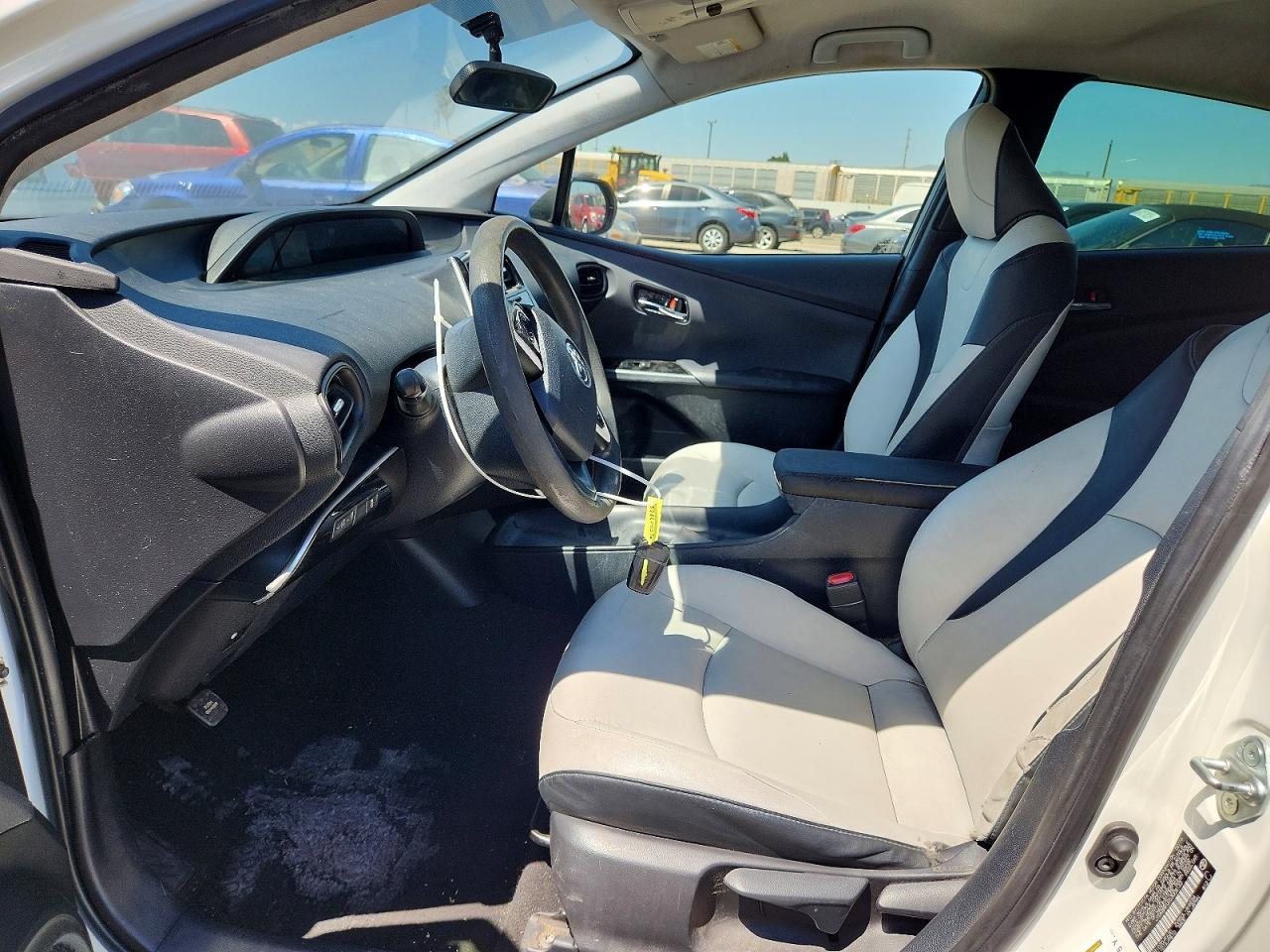 2016 Toyota Prius Two - Image 7