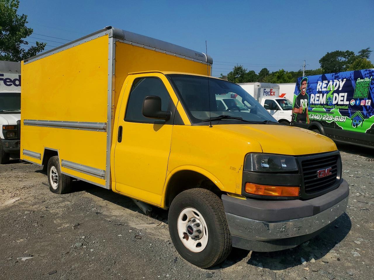 2022 GMC Savana Cutaway G3500 - Image 4