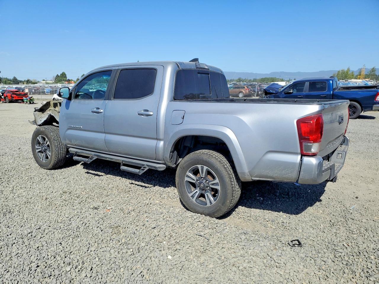 2017 Toyota Tacoma Trd Sport - Фото 2