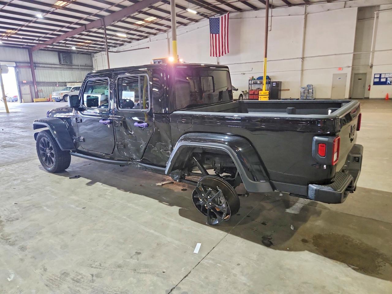 2024 Jeep Gladiator Sport - Image 2