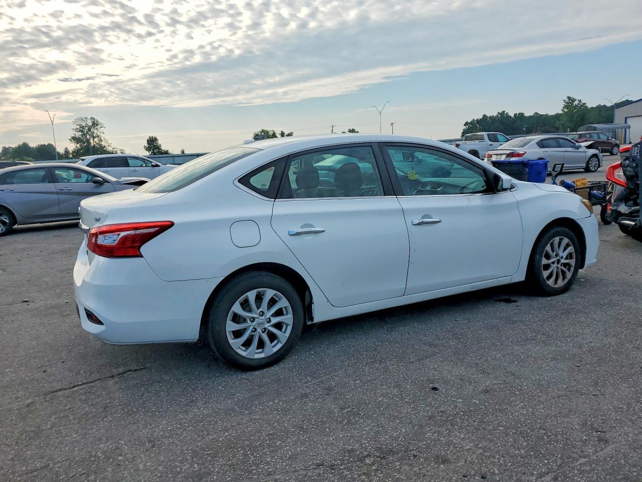 2018 Nissan Sentra Sv - Фото 3