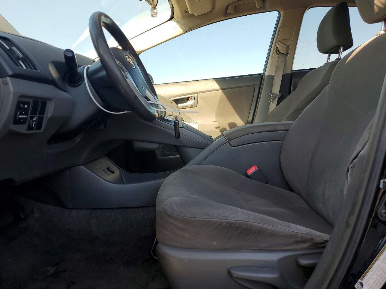 2011 Toyota Prius Two - Фото 7