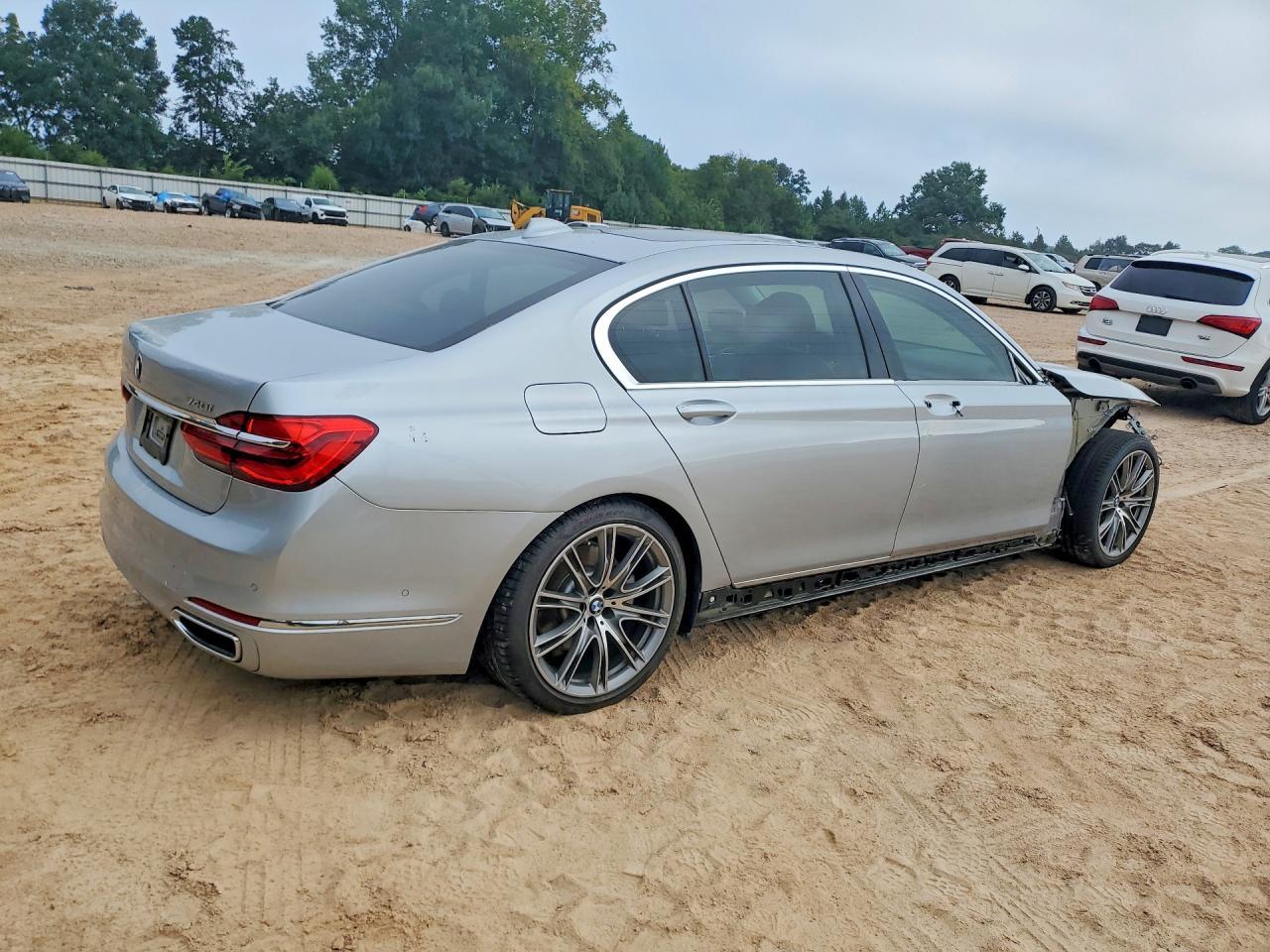 2019 BMW 740 I - Image 3