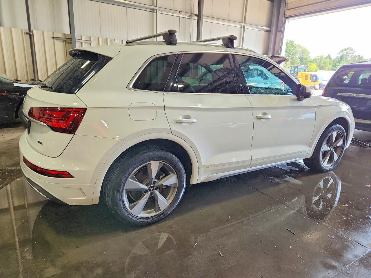 2023 Audi Q5 Premium 40 - Image 3