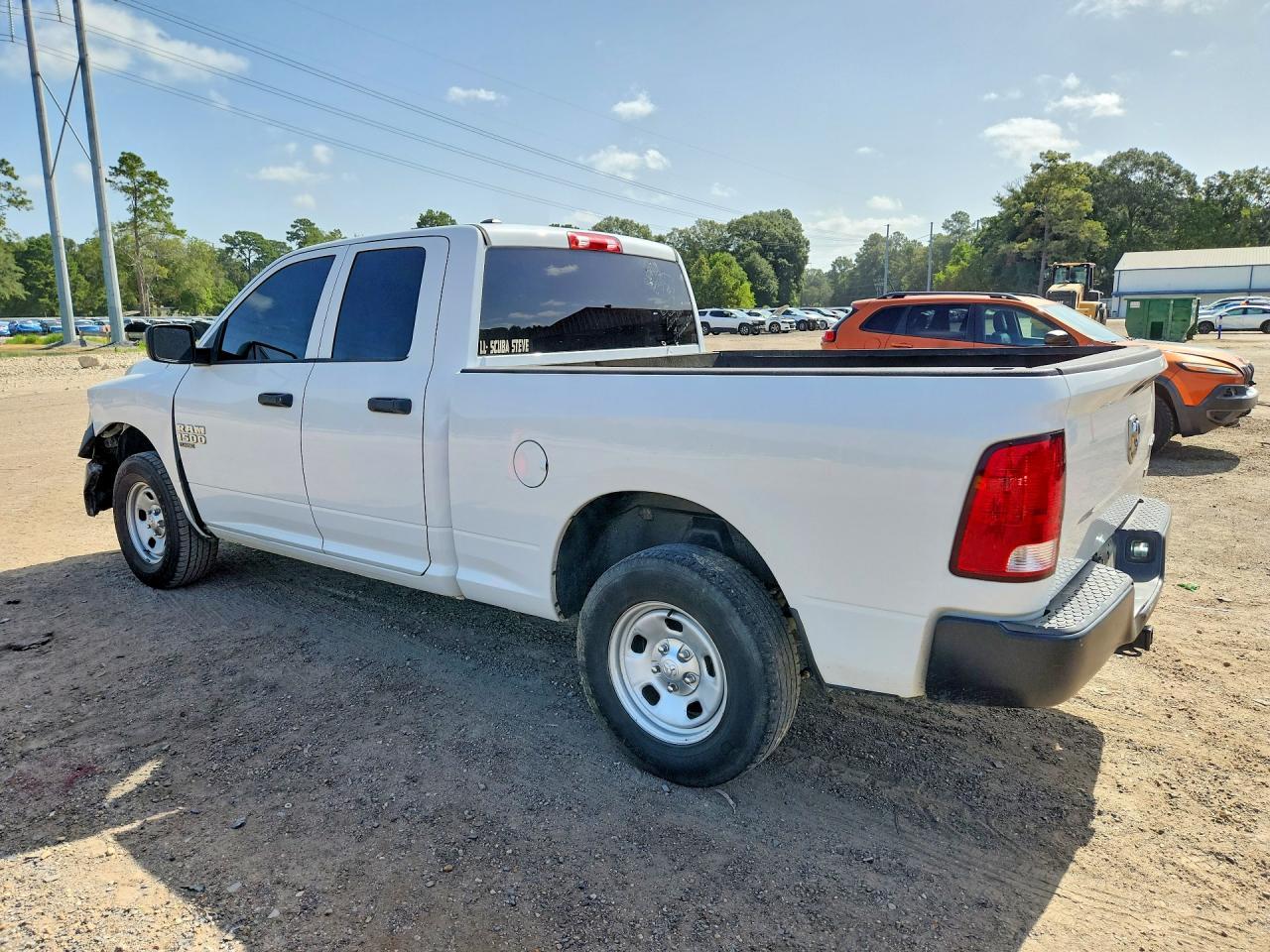 2019 Ram 1500 Classic Tradesman - Фото 2