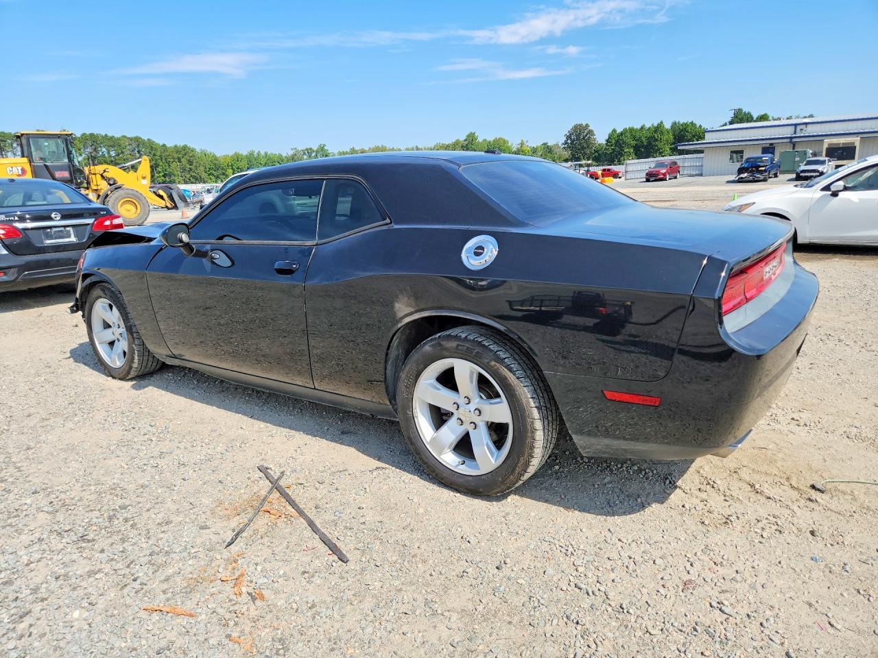 2012 Dodge Challenger Sxt - Image 2