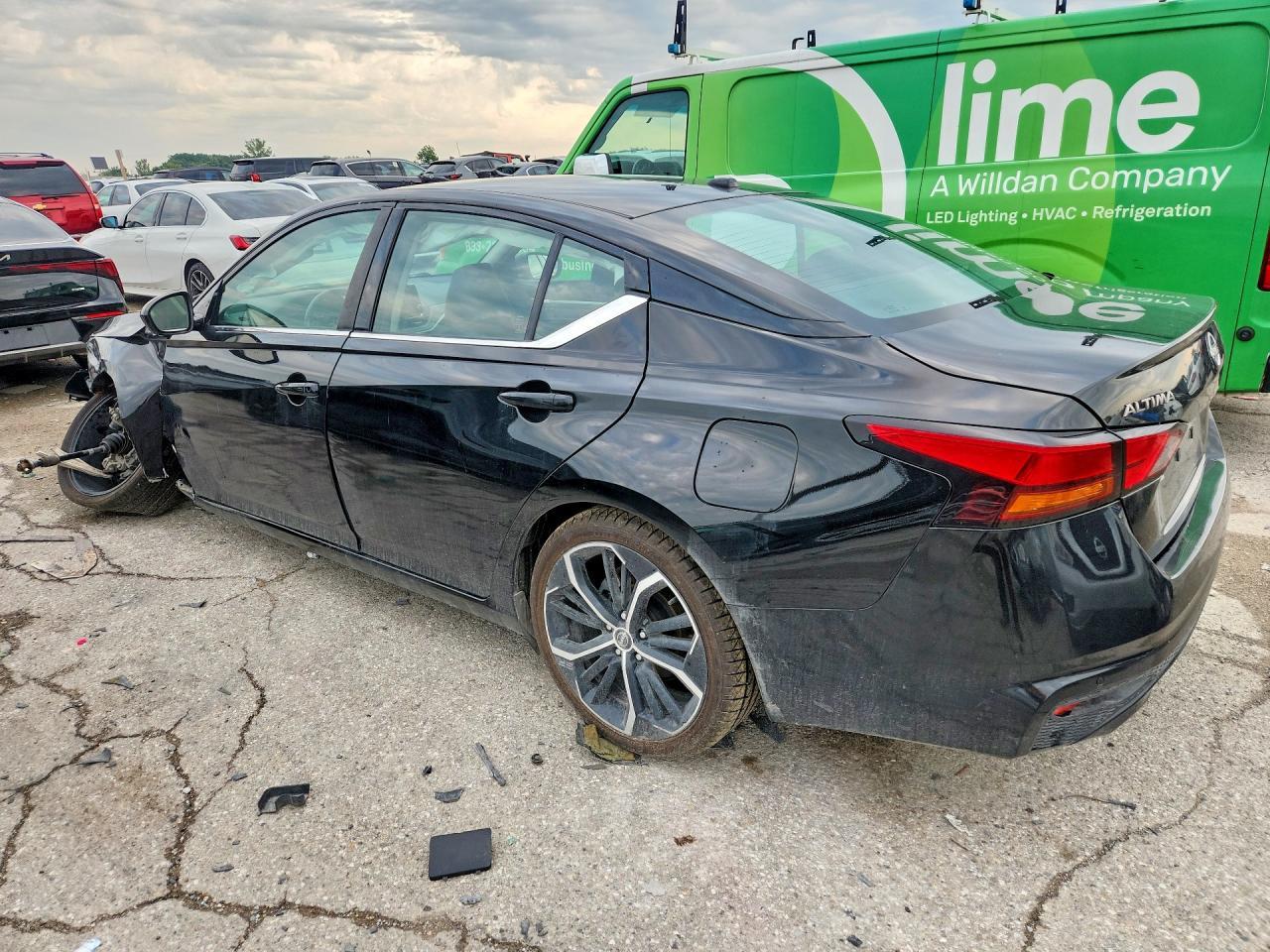 2024 Nissan Altima 2.5 Sr - Image 2