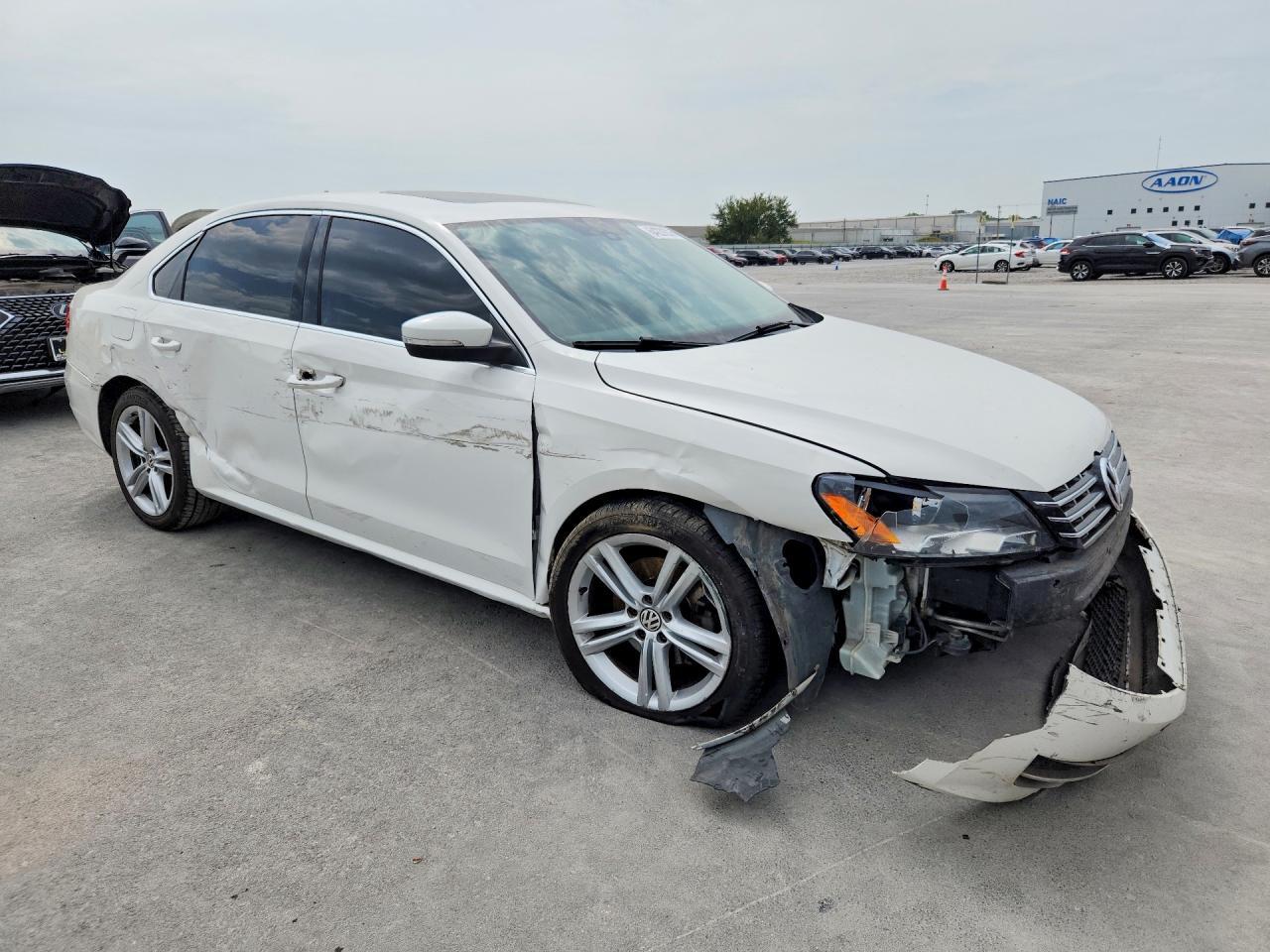 2015 Volkswagen Passat Se - Image 4