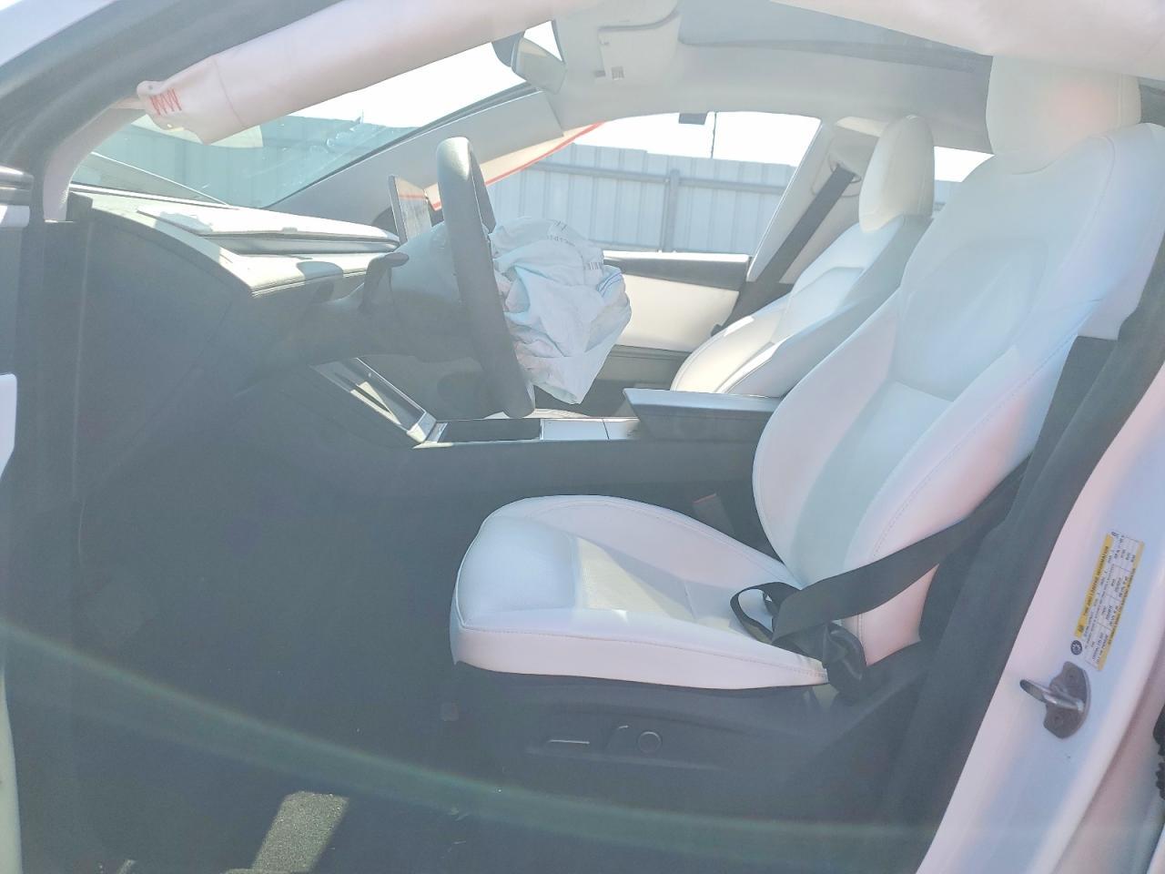 2026 Tesla Model Y - Image 7