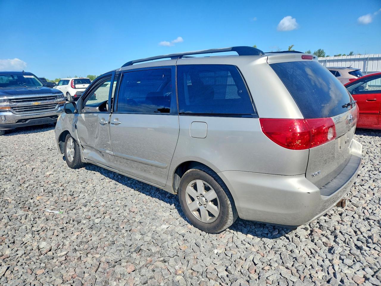 2008 Toyota Sienna Xle - Image 2