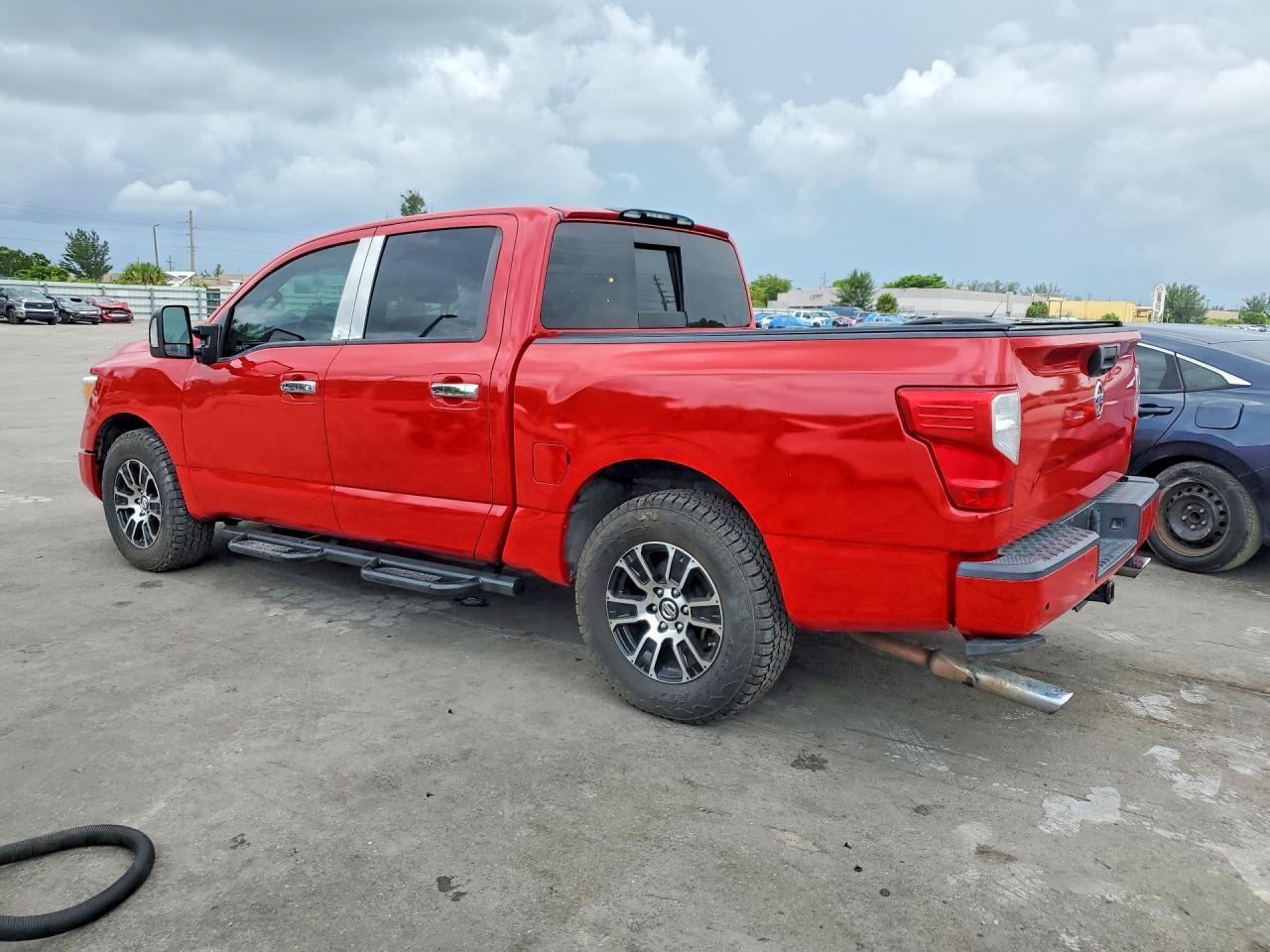 2021 Nissan Titan Sv - Фото 2
