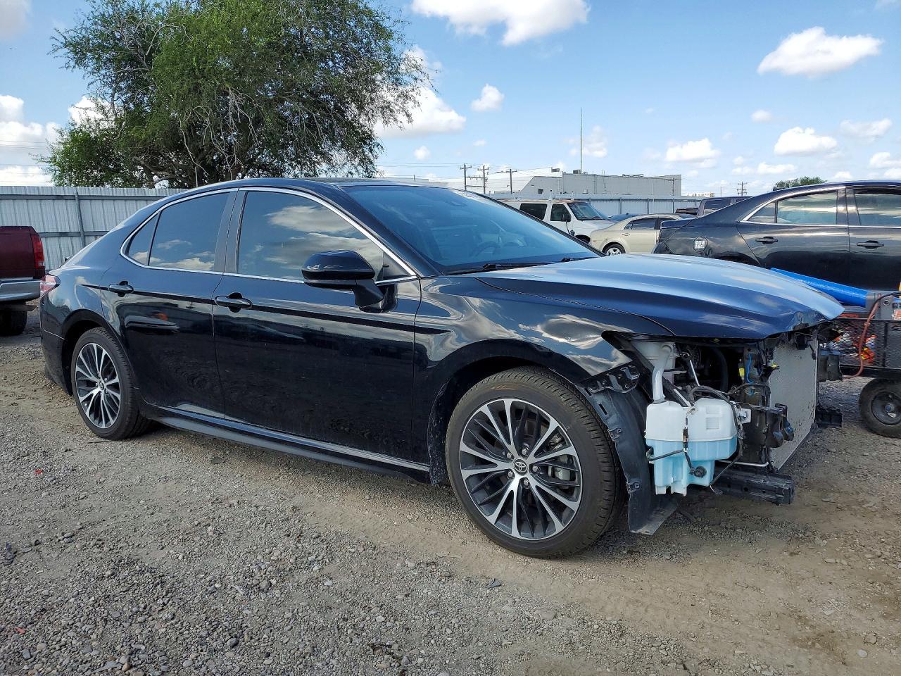 2020 Toyota Camry Se - Image 4