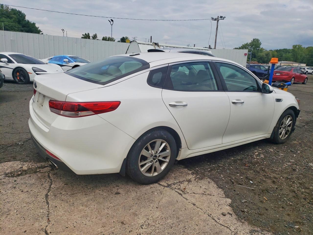 2016 Kia Optima Lx - Фото 3