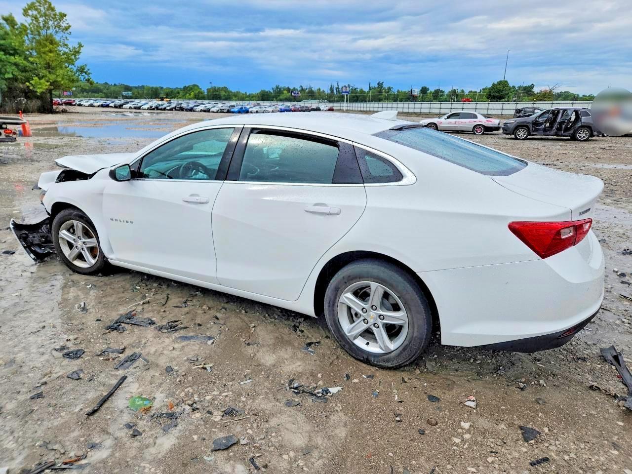 2024 Chevrolet Malibu Lt - Image 2