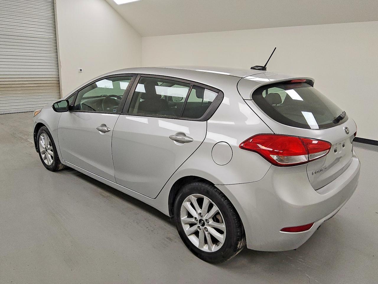 2017 Kia Forte5 Lx - Фото 2