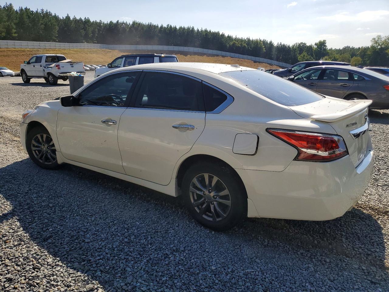 2015 Nissan Altima 2.5 S - Image 2
