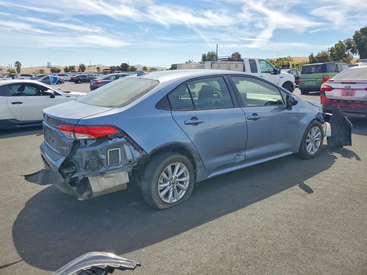 2024 Toyota Corolla Hybrid Le - Фото 3