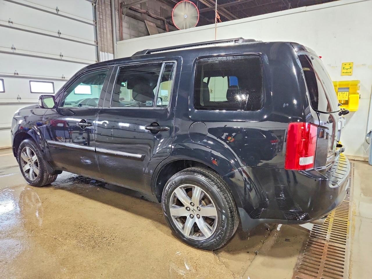 2013 Honda Pilot Touring - Image 2