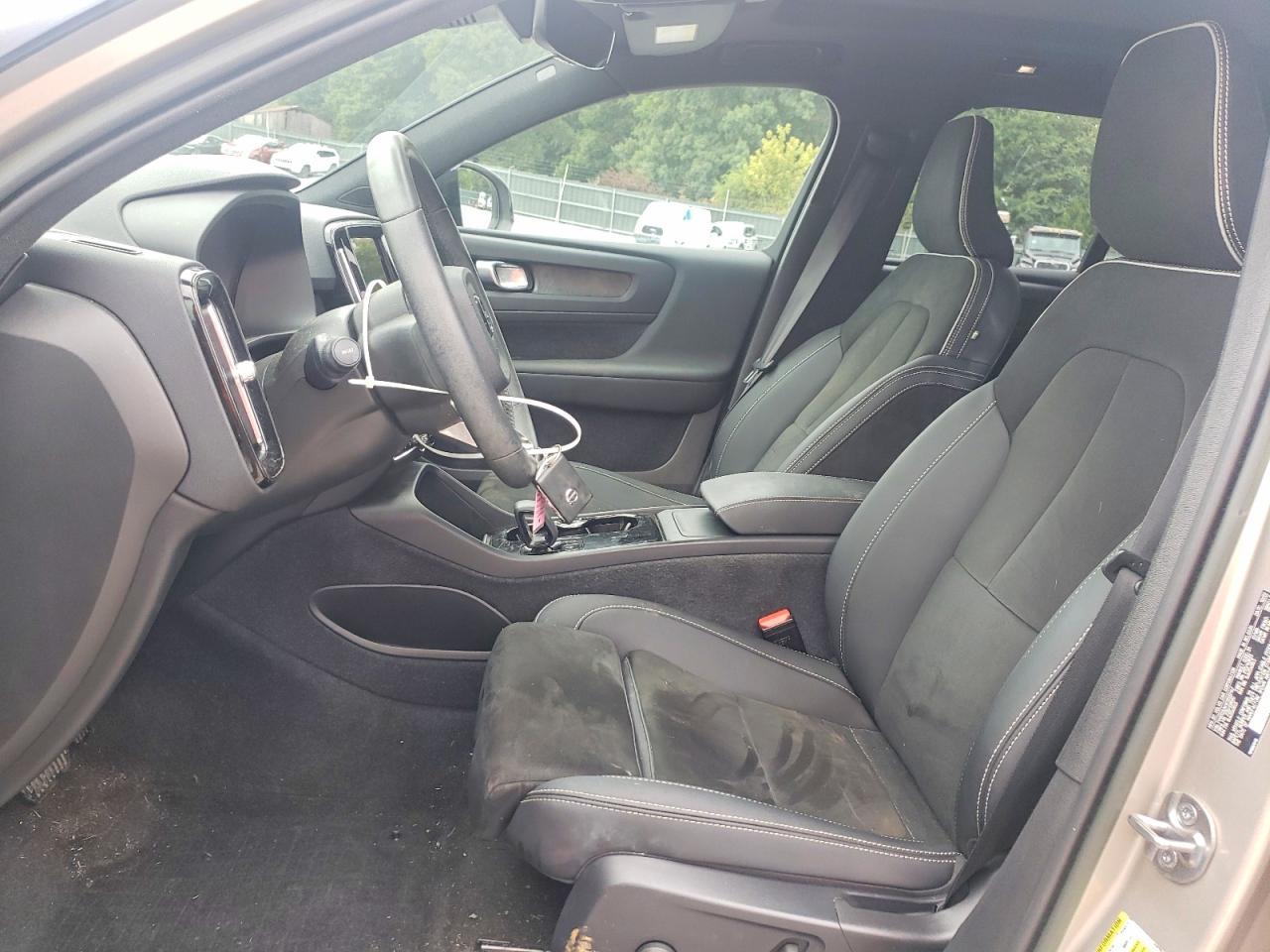 2023 Volvo Xc40 Recharge Plus - Image 7