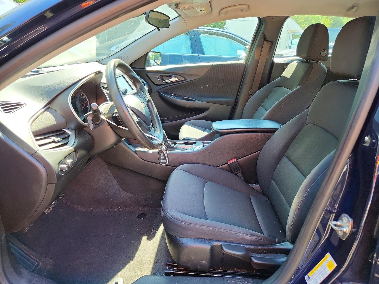 2017 Chevrolet Malibu Ls - Фото 7