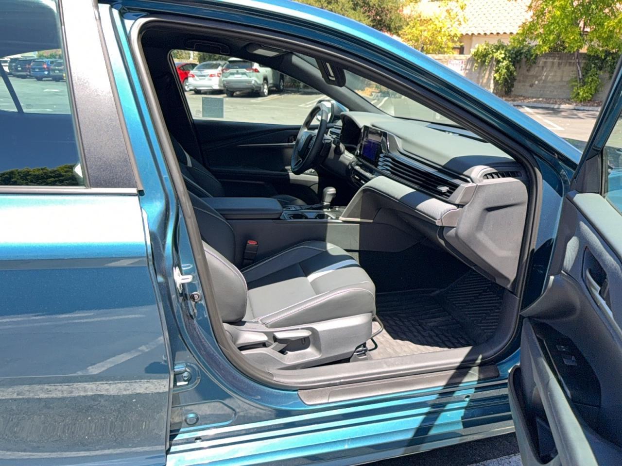 2026 Toyota Camry Se - Image 5