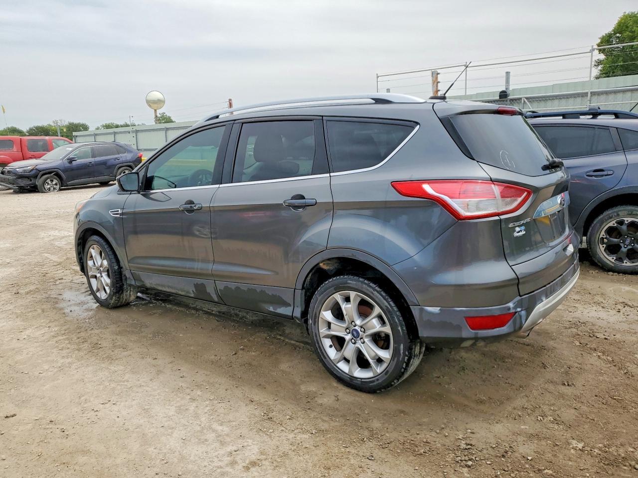 2015 Ford Escape Titanium - Фото 2