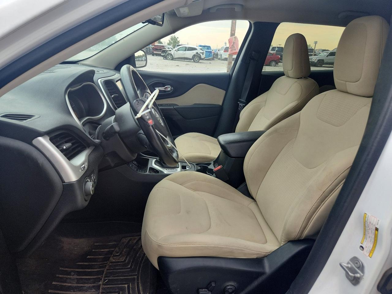 2016 Jeep Cherokee Latitude - Фото 7