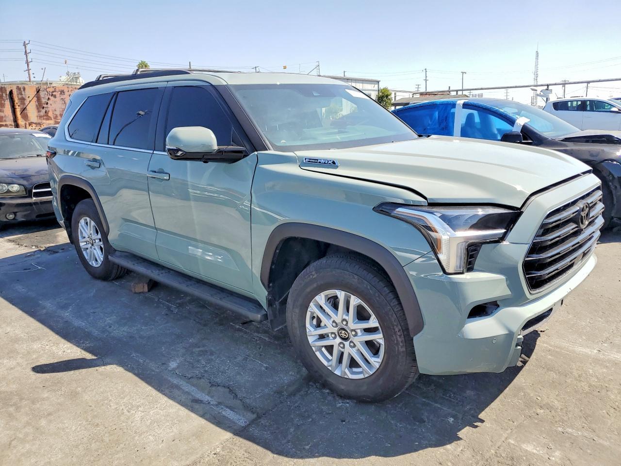 2025 Toyota Sequoia Sr5 - Фото 4
