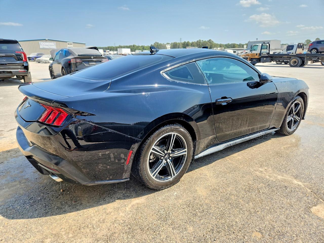 2024 Ford Mustang - Фото 3