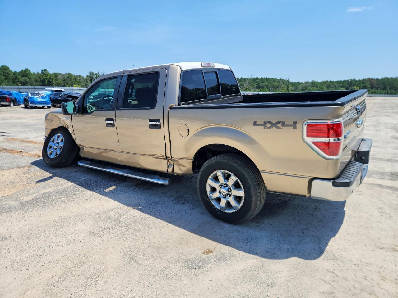 2014 Ford F150 - Фото 2