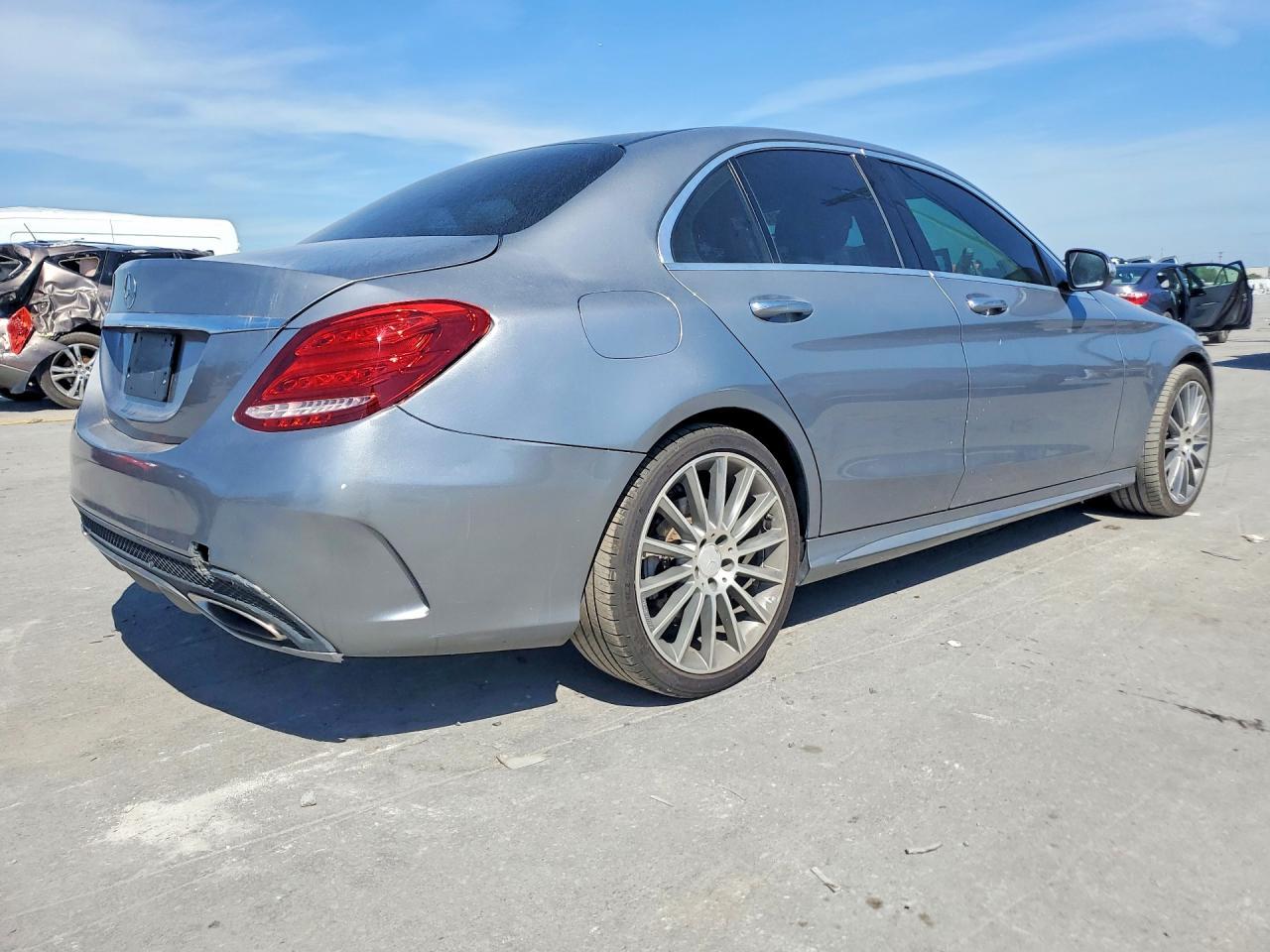 2015 Mercedes-Benz C 300 - Фото 3